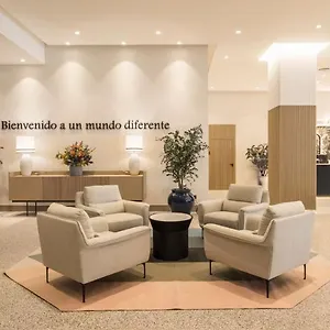4* فندق Ilunion Les Corts