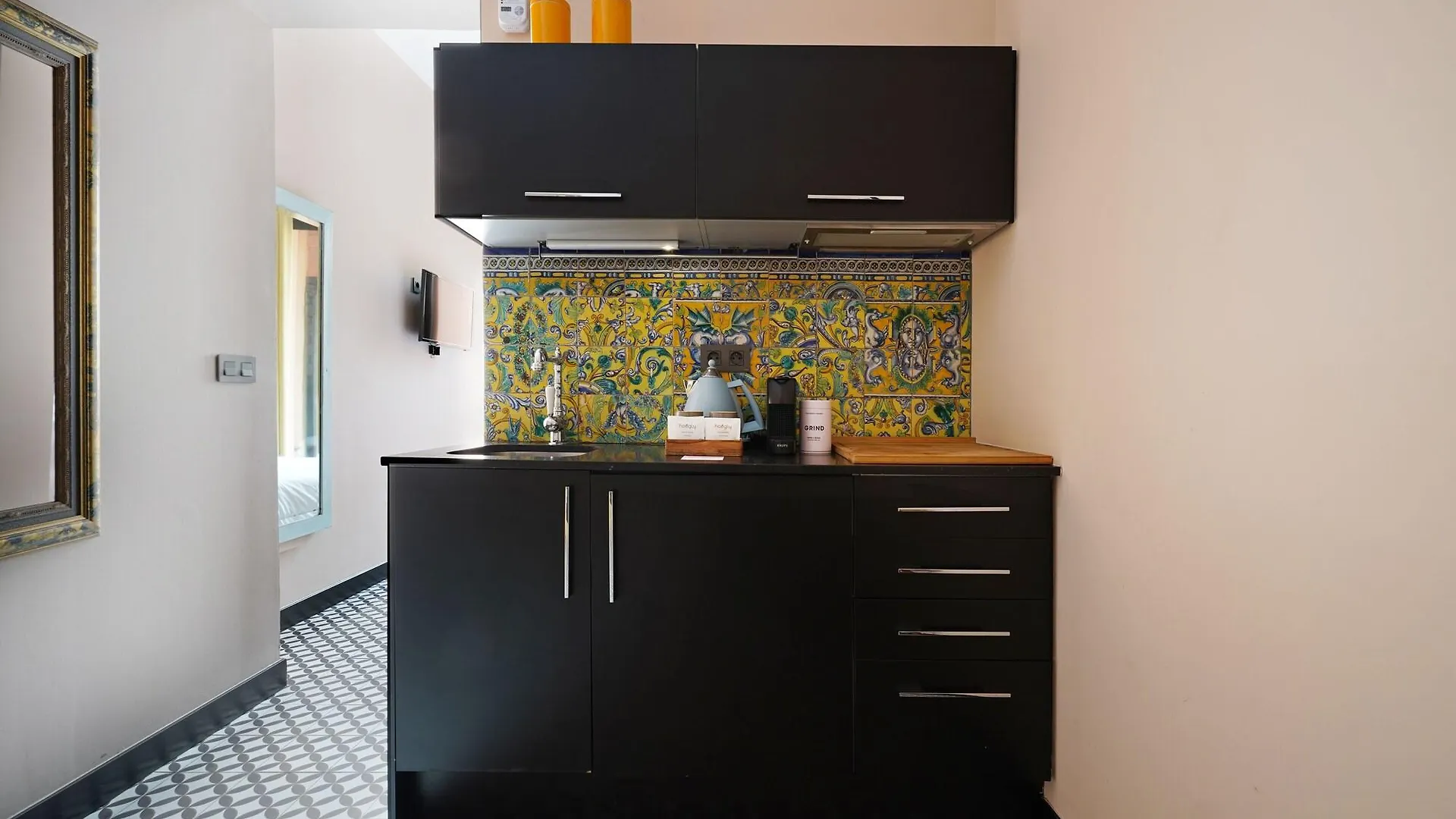 Aparthotel Numa Barcelona Roca 4*,