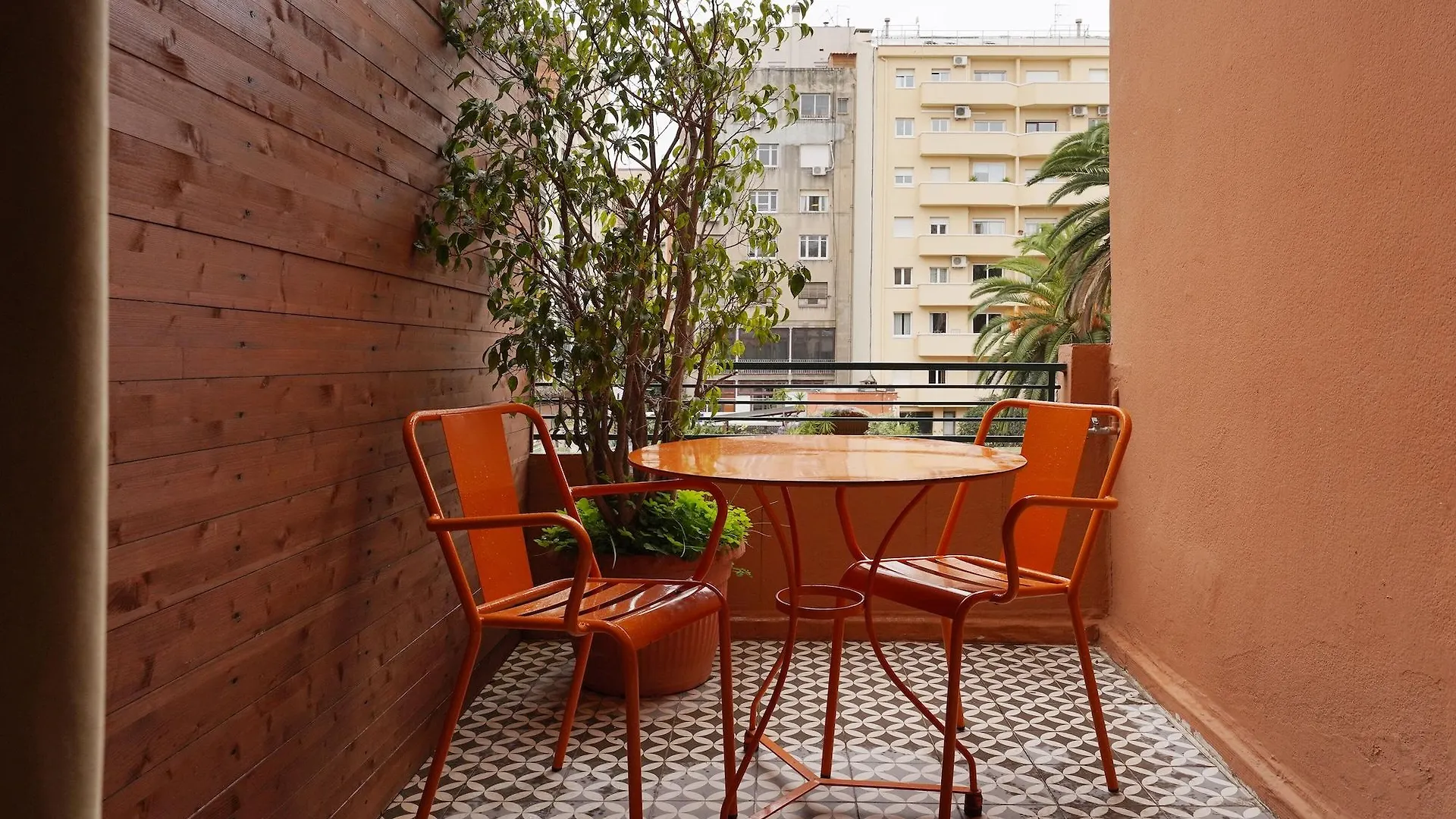 Numa Barcelona Roca Aparthotel