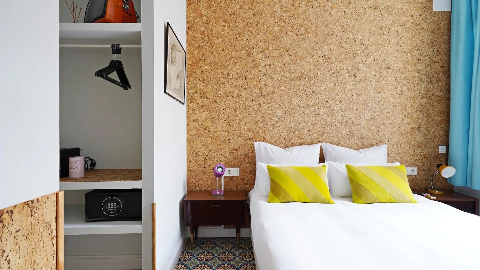 Numa Barcelona Roca Aparthotel 4*,