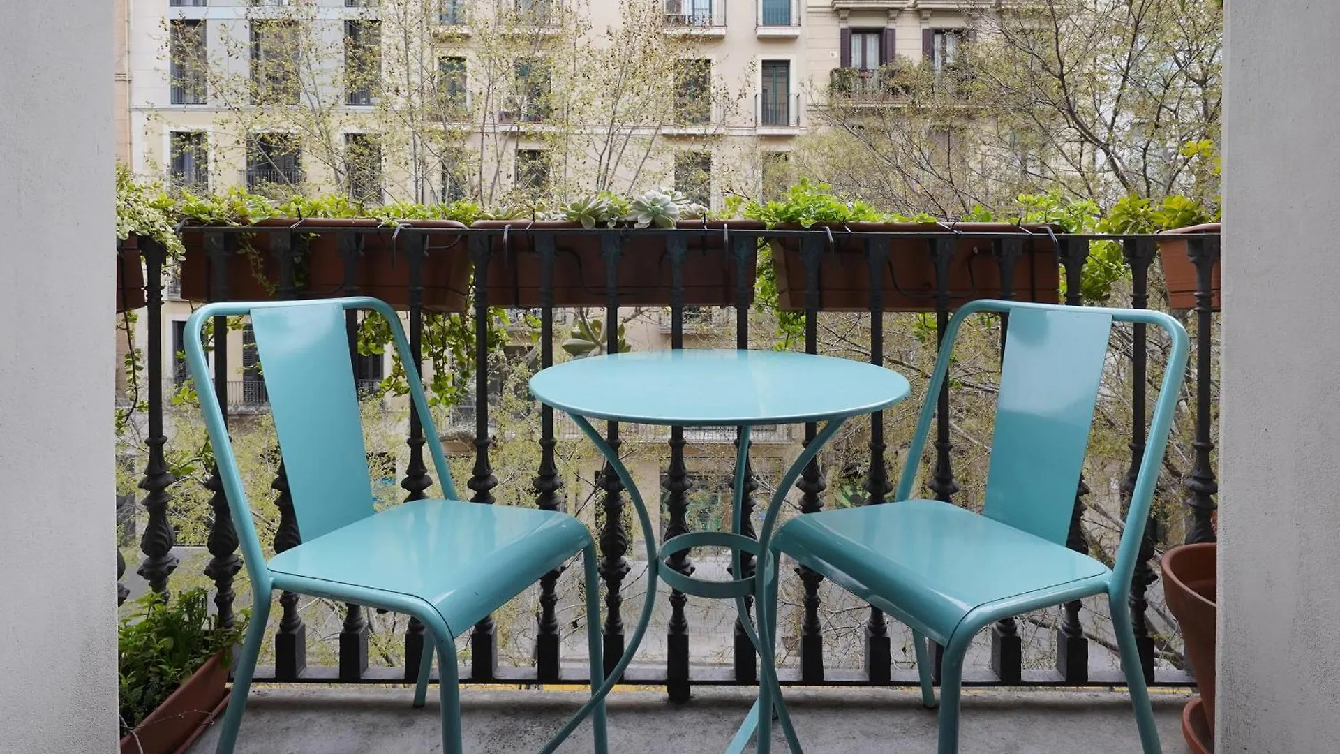 Numa Barcelona Roca Aparthotel