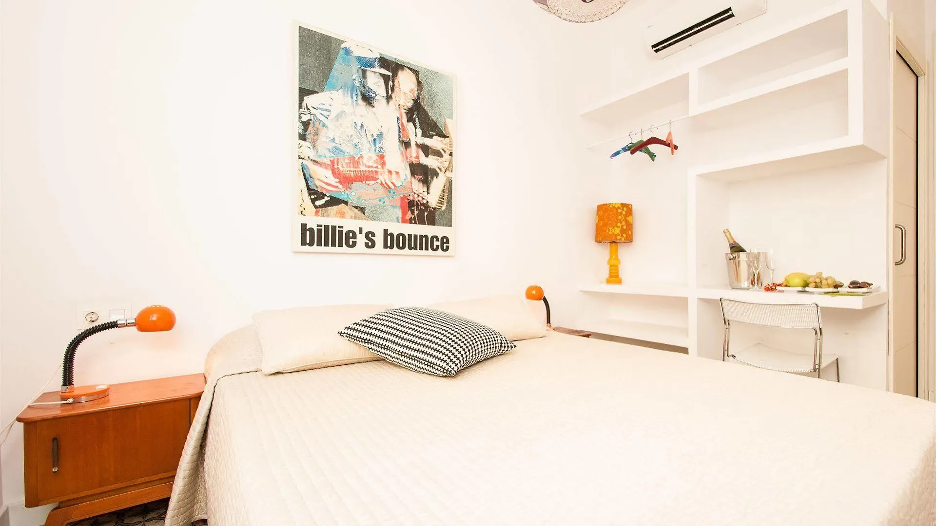 Numa Barcelona Roca Aparthotel