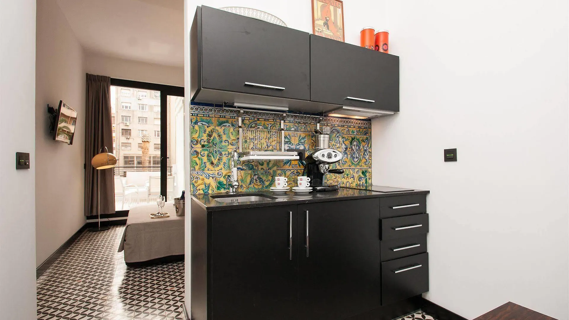 Numa Barcelona Roca Aparthotel